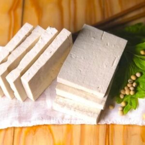Tofu organico artesanal cortado